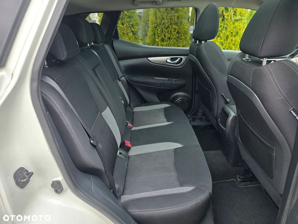 Nissan Qashqai 1.6 DCi Xtronic TEKNA - 7