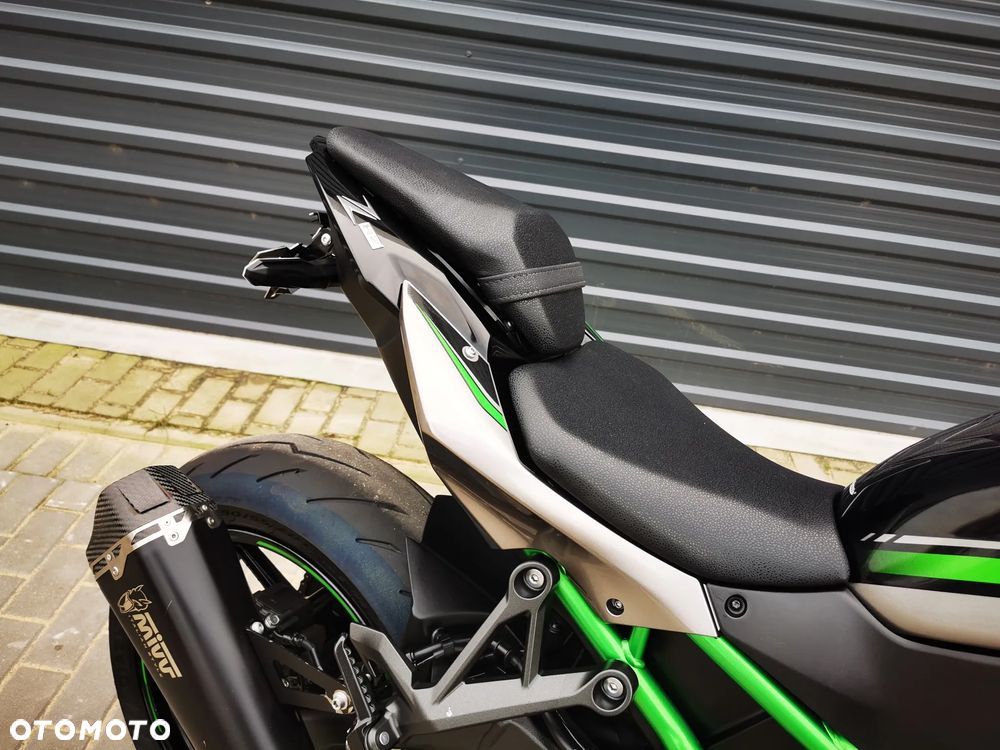 Kawasaki H2 - 11