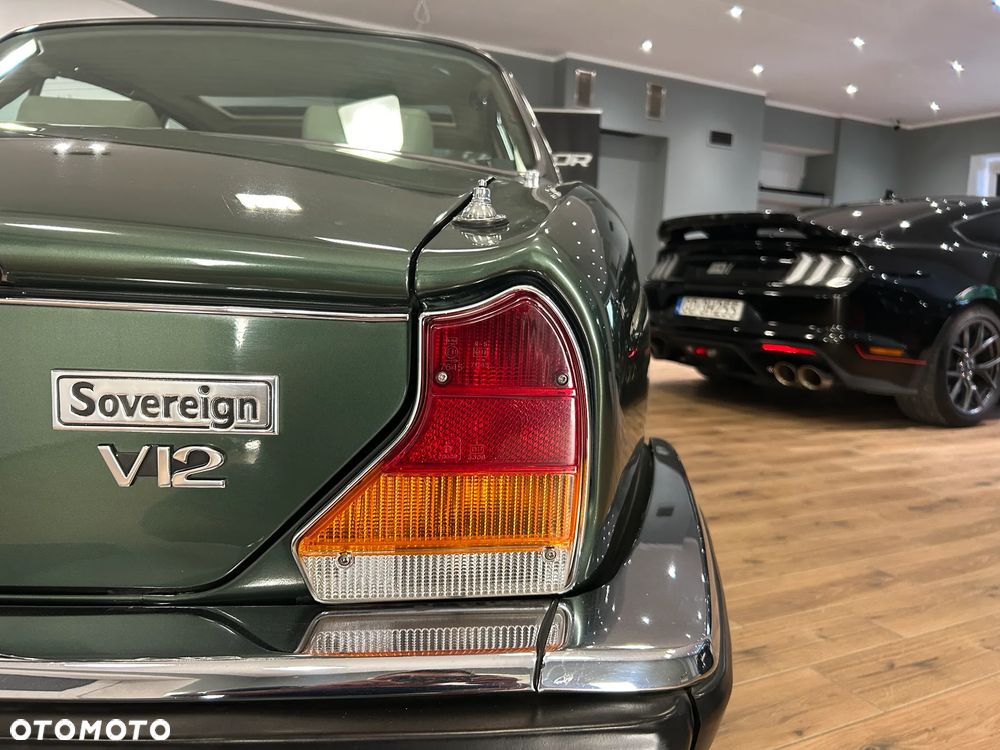 Jaguar XJ - 8