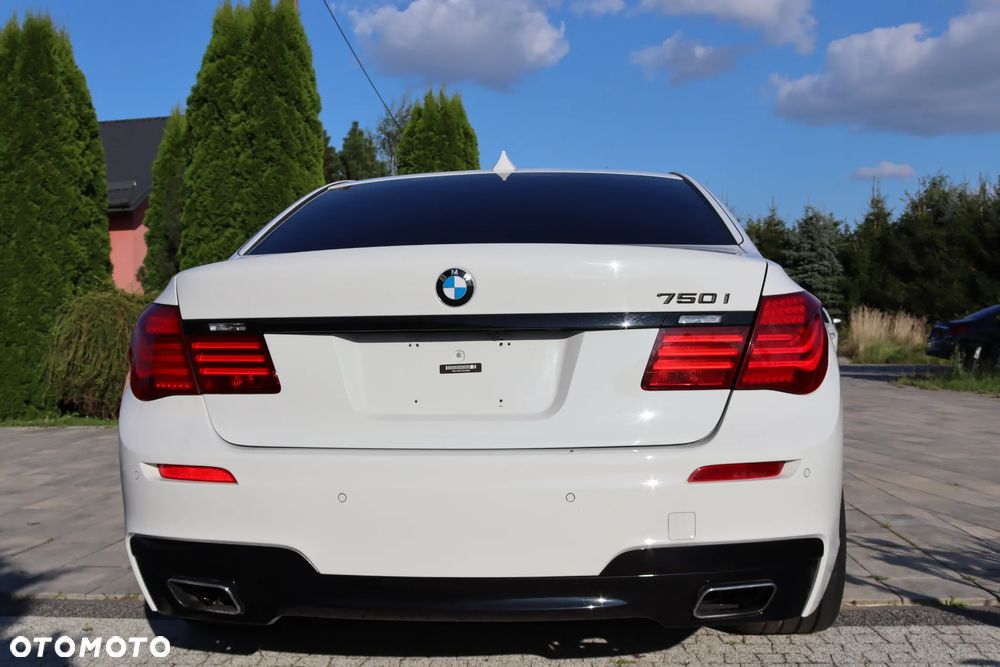 BMW Seria 7 750i - 7
