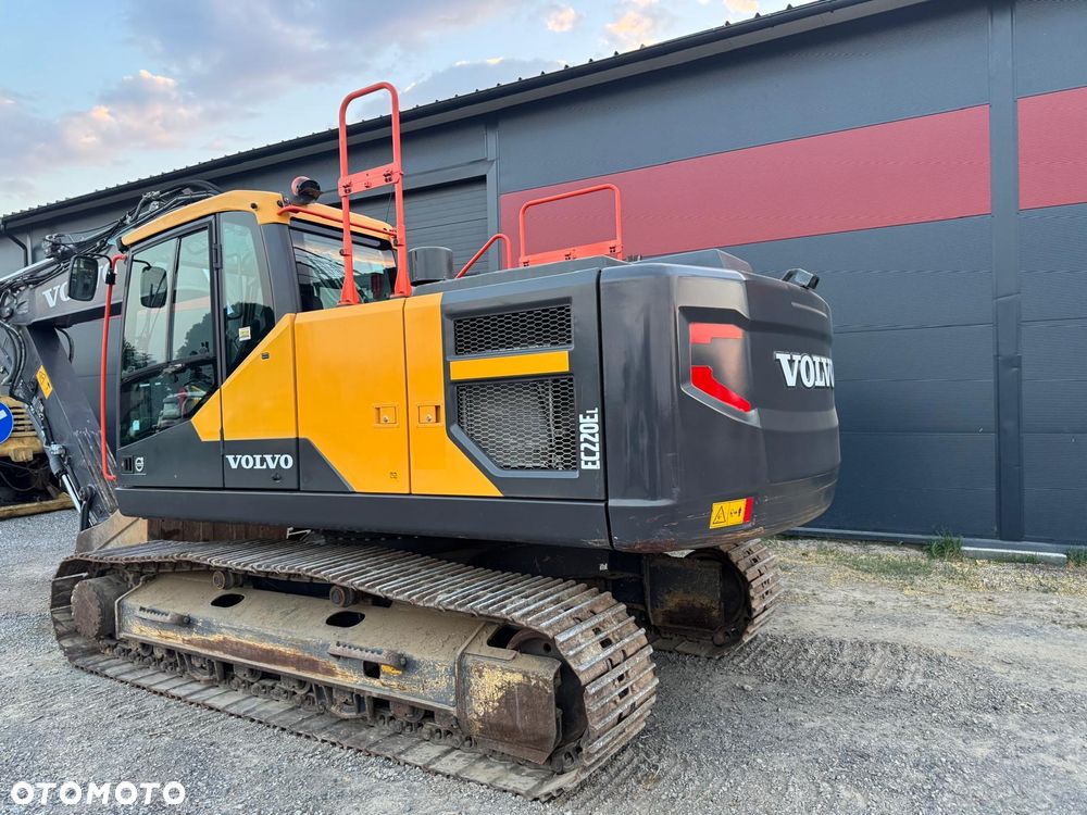 Volvo EC220E - 6