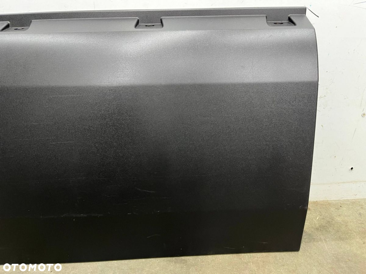 Listwa Iveco Daily IV 4 nakładka karoseryjna boczna prawa tylna LONG 14r.-> 5801811685 - 4