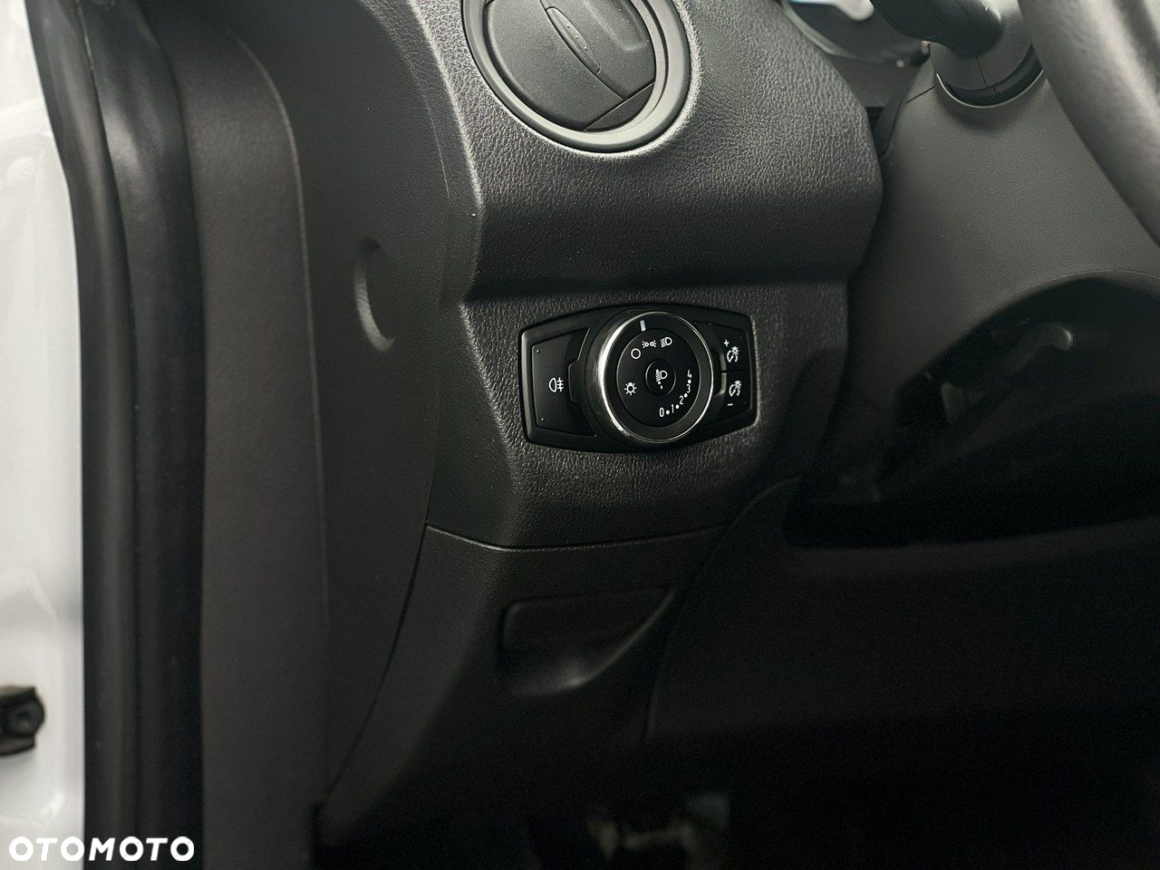 Ford Transit Courier 1.5 TDCi Ambiente - 29