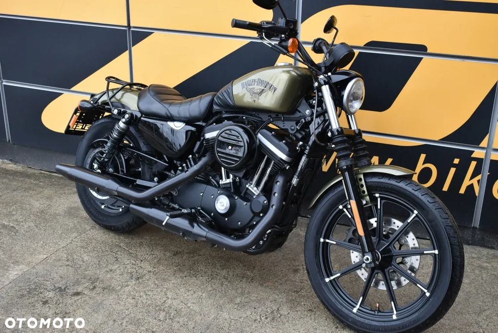 Harley-Davidson Sportster Iron 883 - 2
