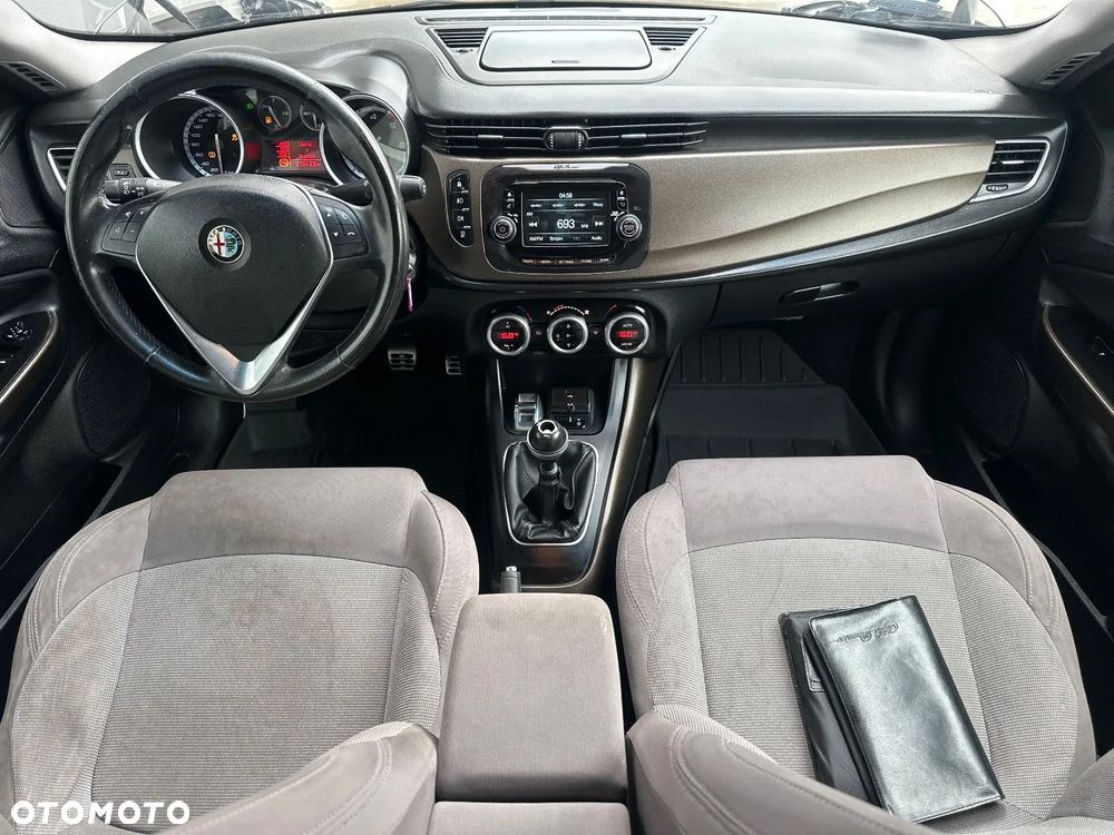 Alfa Romeo Giulietta 2.0 JTDM Distinctive - 13