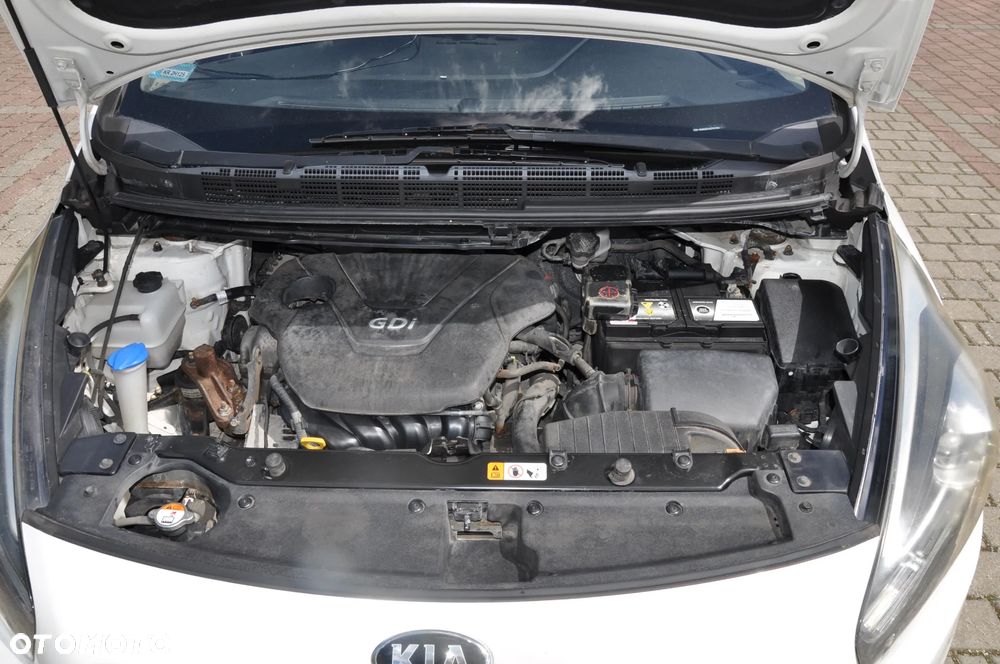 Kia Carens 1.6 GDI L - 24