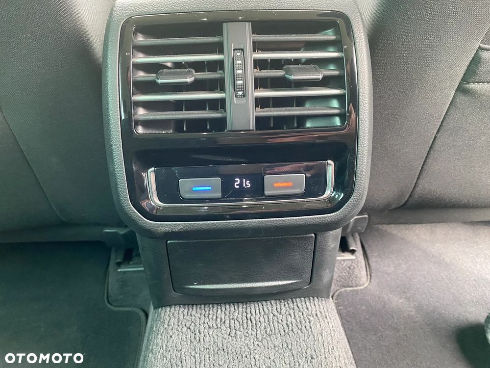 Volkswagen Passat - 13