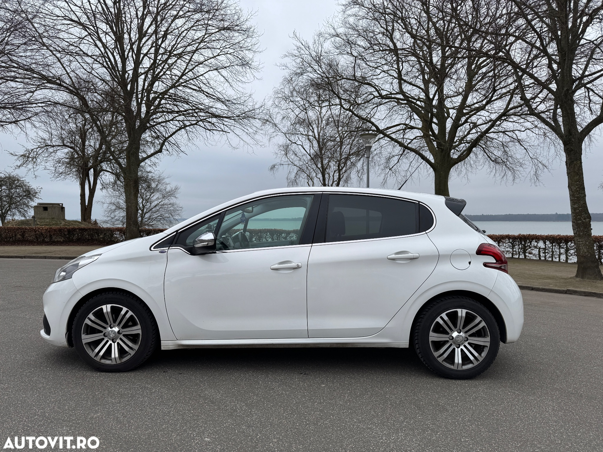 Peugeot 208 Blue-HDi 100 Stop&Start Allure - 8