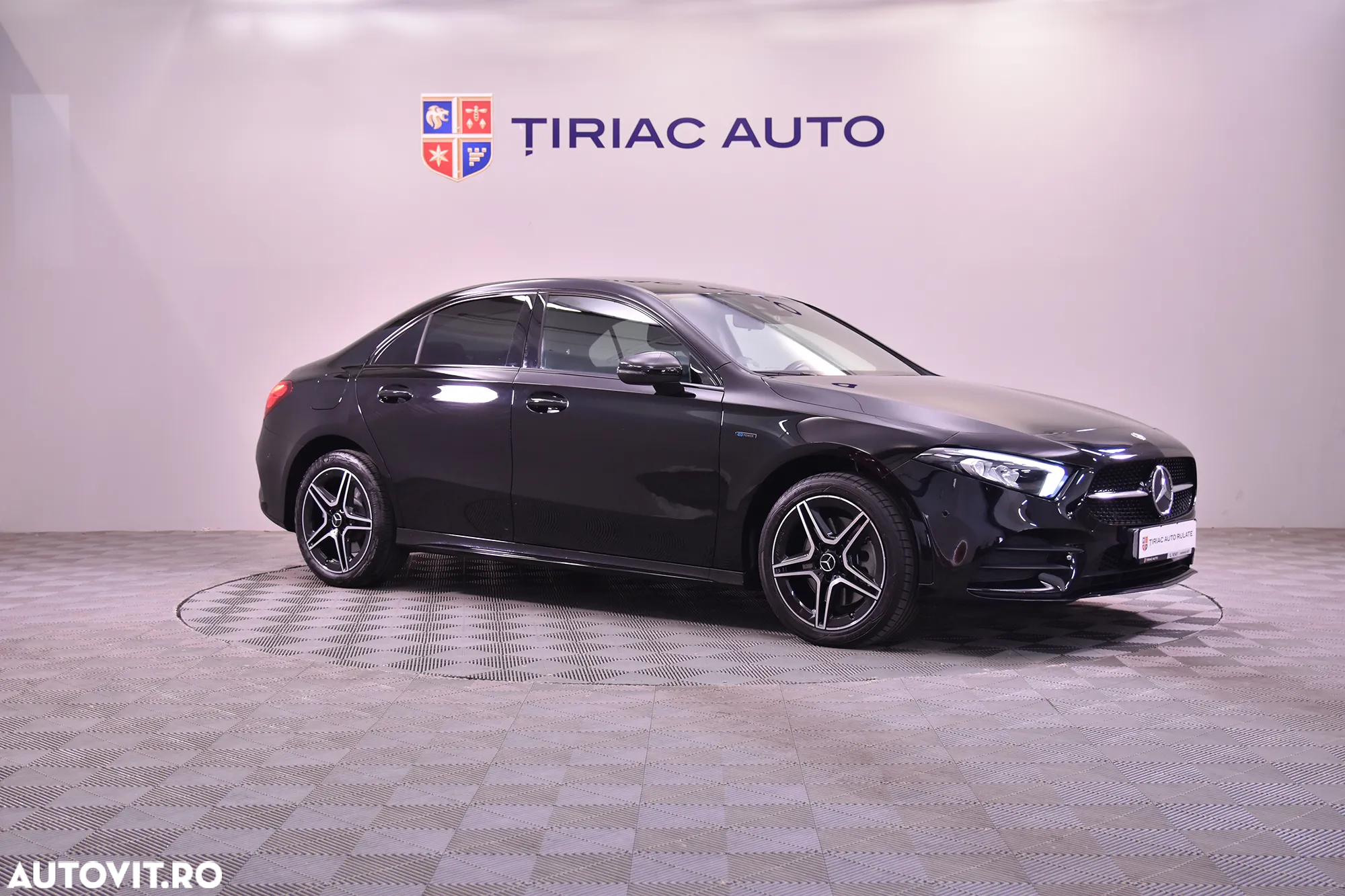 Mercedes-Benz A 250 e 8G-DCT AMG Line - 7