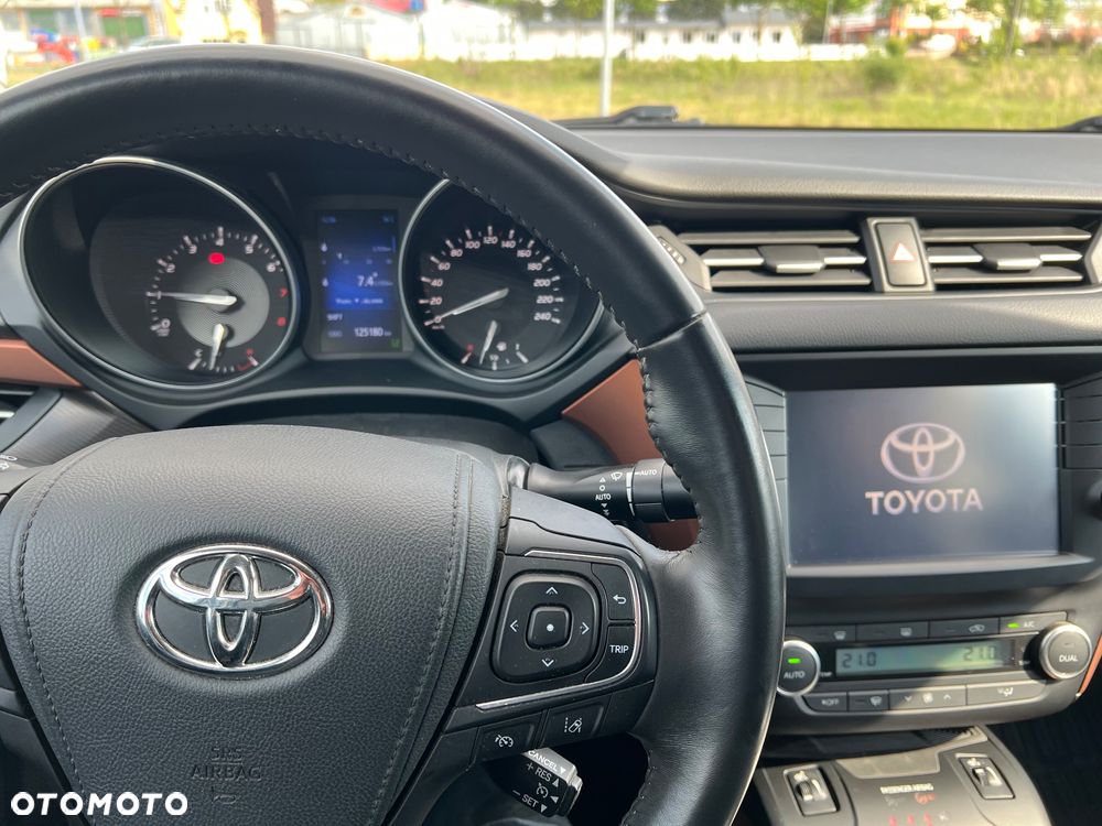 Toyota Avensis 1.8 Premium - 10
