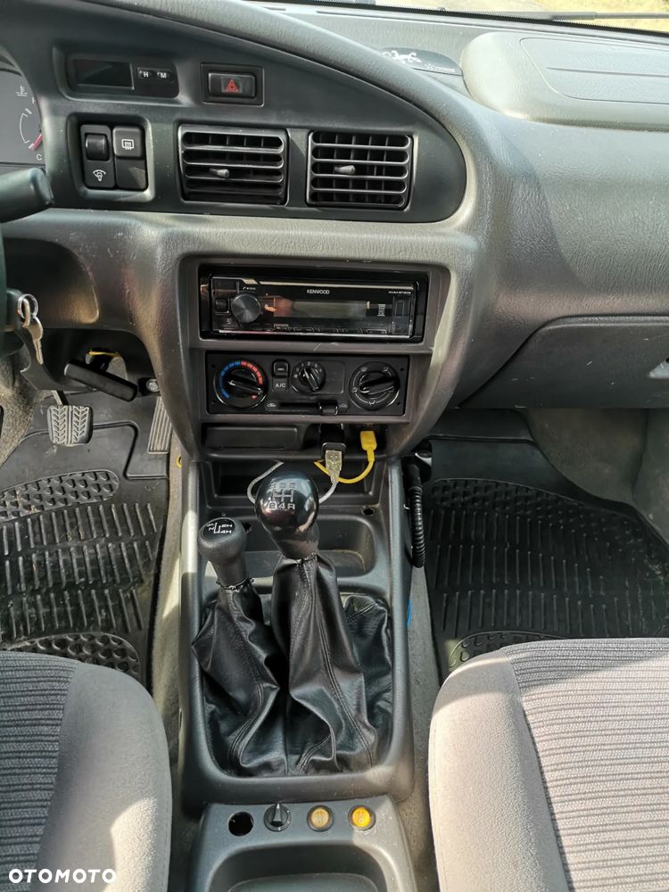 Mazda Seria B 2500 2.5 TD SDX - 19