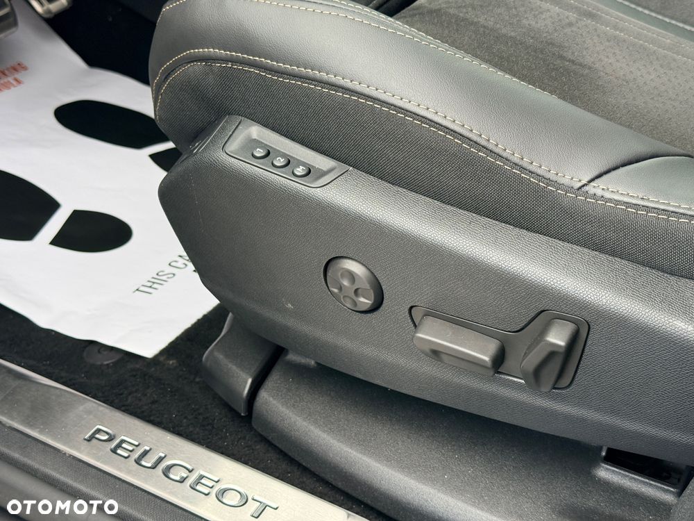 Peugeot 3008 BlueHDi 130 Stop & Start EAT8 GT - 22