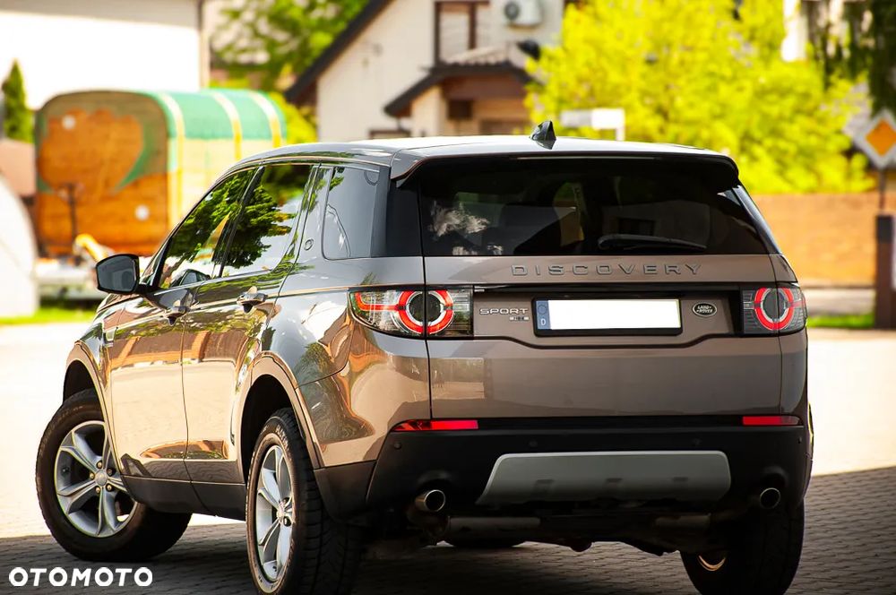 Land Rover Discovery Sport TD4 HSE Luxury - 12