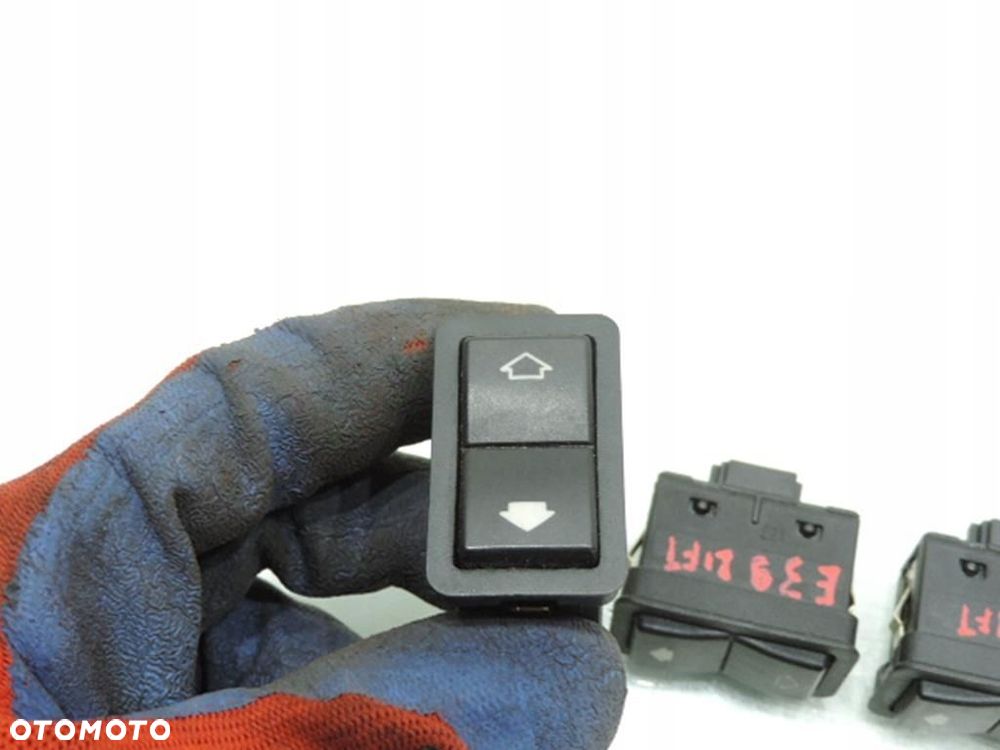 PRZEŁĄCZNIK SZYBY BMW E39 LIFT - 2
