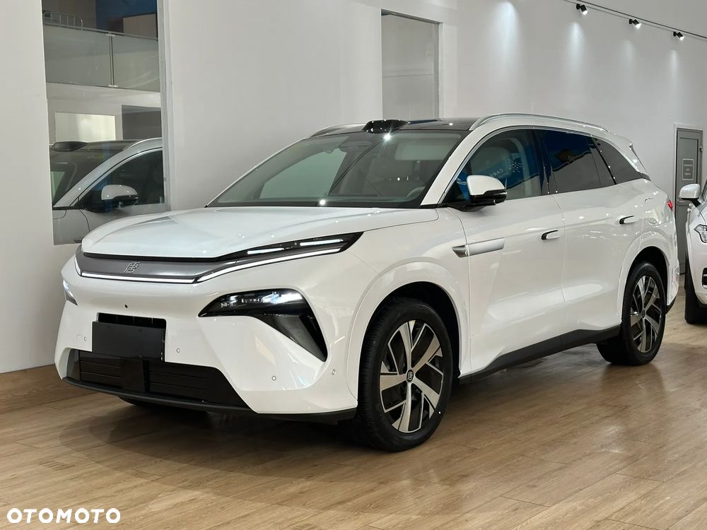 BYD Tang L