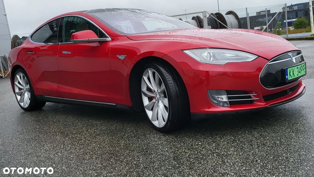 Tesla Model S D Performance - 9