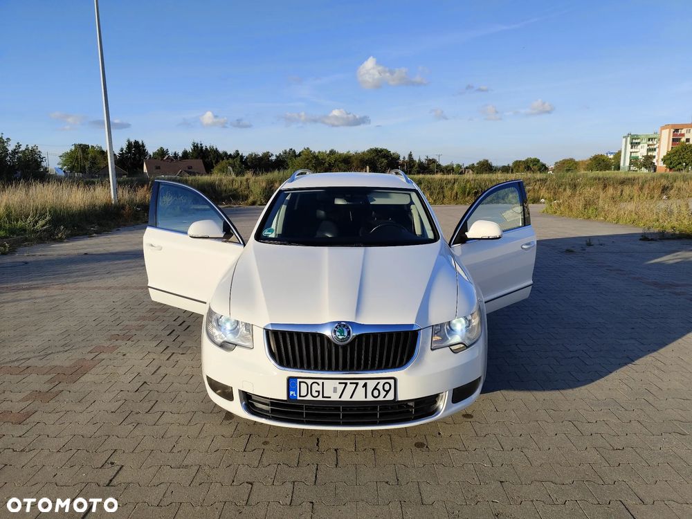 Skoda Superb 2.0 TDI Elegance DSG - 9