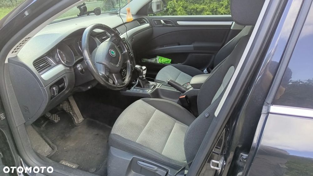 Skoda Superb 1.6 TDI Ambition - 8
