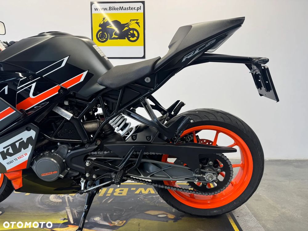 KTM RC 125 - 26