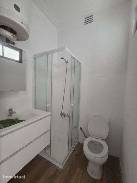 Predio para investimento com 4 habitações, garagem e terreno. - Grande imagem: 5/12