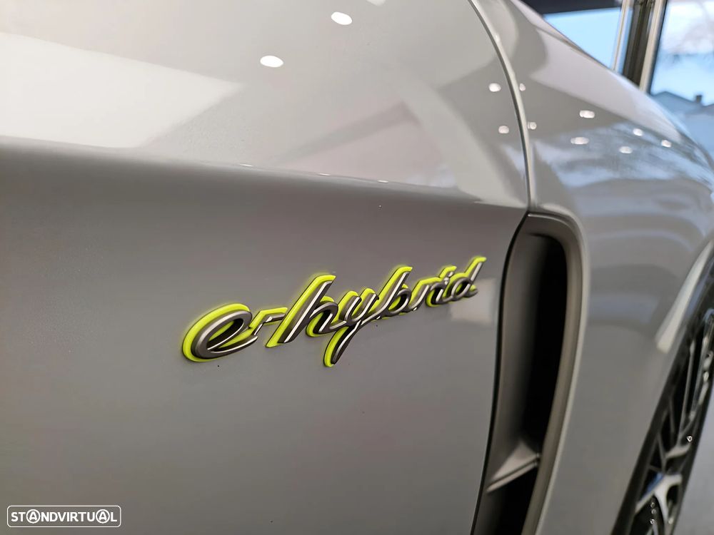 Porsche Panamera Sport Turismo 4 E-Hybrid Platinum Edition PDLS - 8