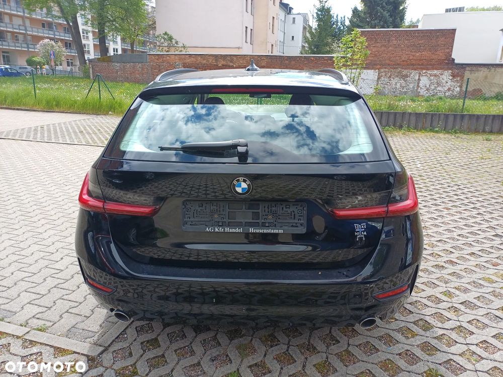 BMW Seria 3 318d mHEV - 3