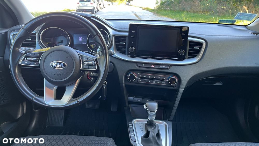 Kia XCeed - 10