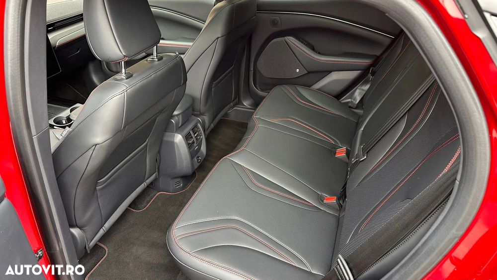 Ford Mustang Mach-E - 17