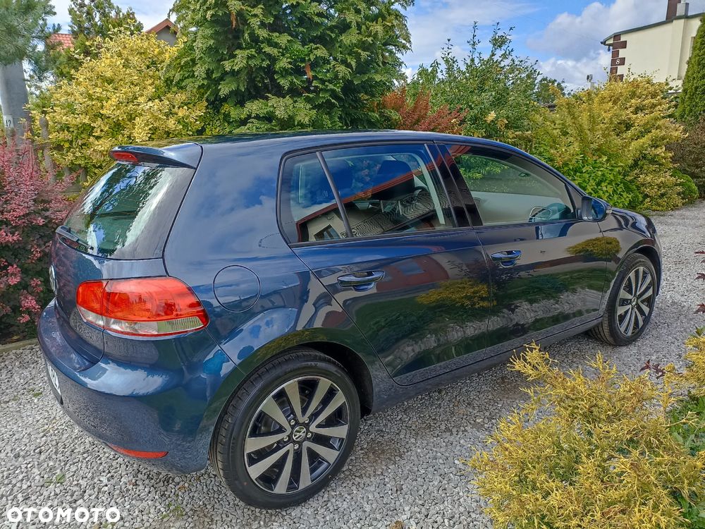 Volkswagen Golf - 6