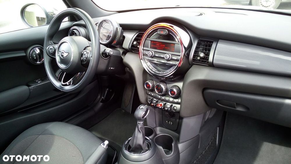 MINI Cooper Standard - 12