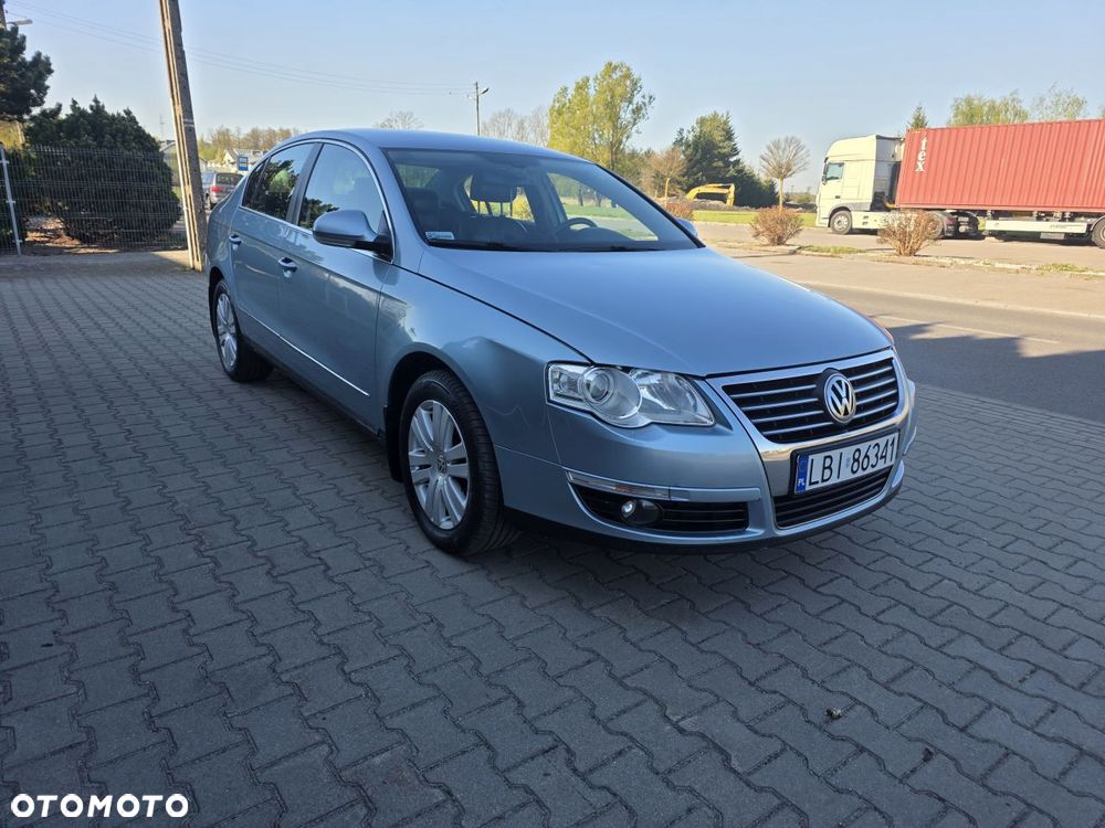 Volkswagen Passat 2.0 TDI DPF Highline - 21