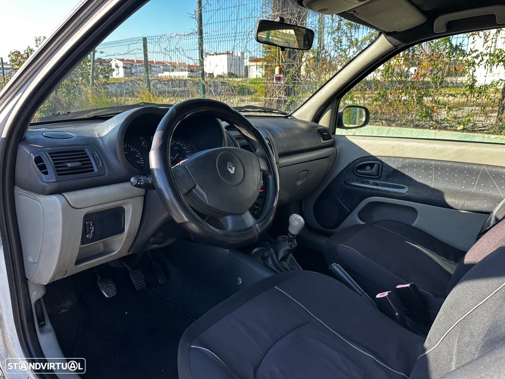 Renault Clio 1.2 16V Confort Dynamique - 8