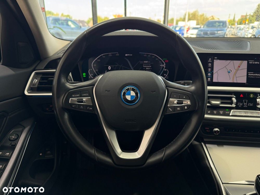 BMW Seria 3 320e Sport Line - 15
