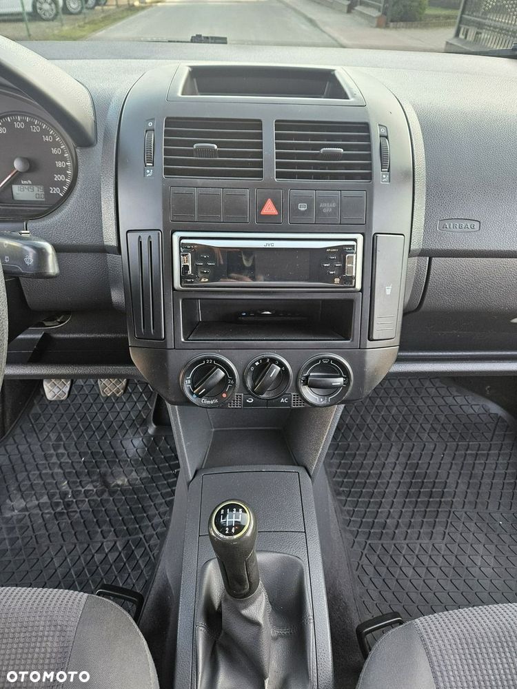 Volkswagen Polo 1.4 - 13