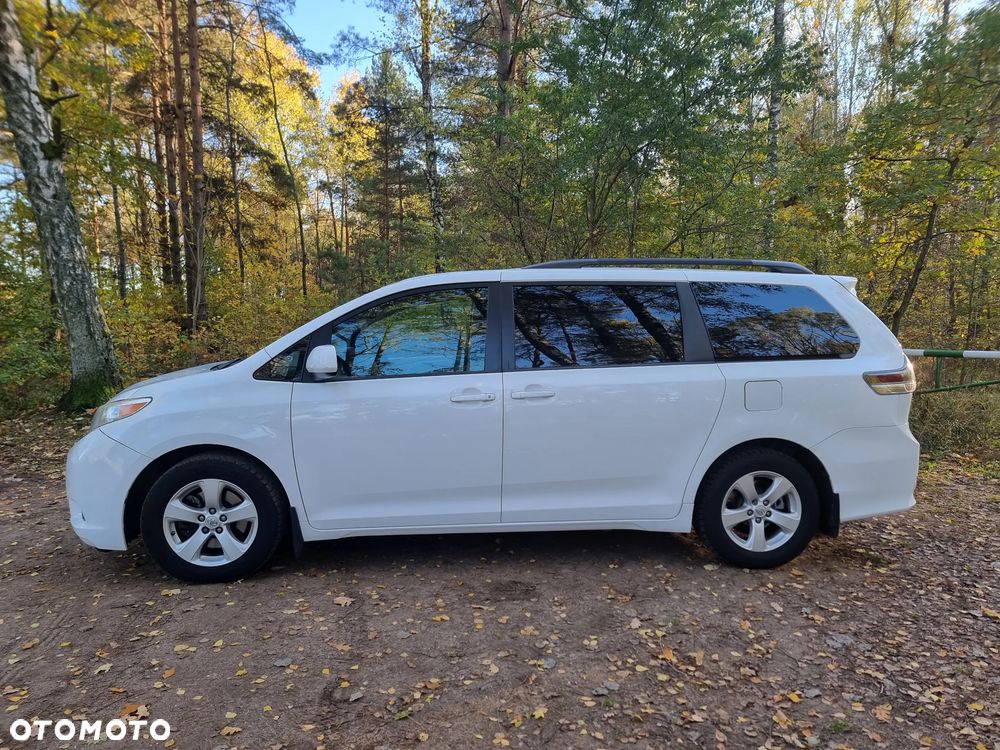 Toyota Sienna 3.5 V6 - 5