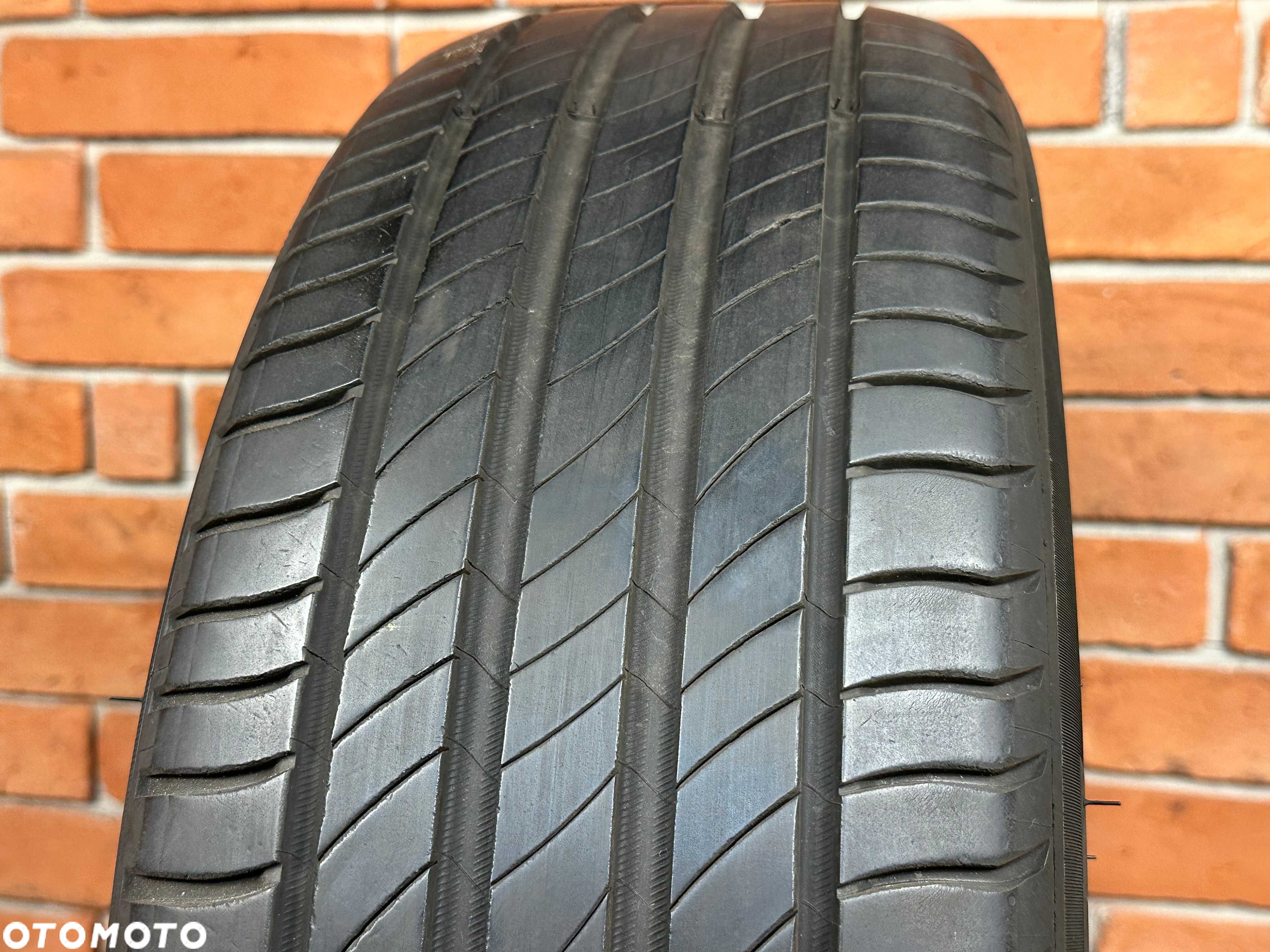 1x Michelin Primacy 4 215/55R17 94W 2023 6,1mm - 1