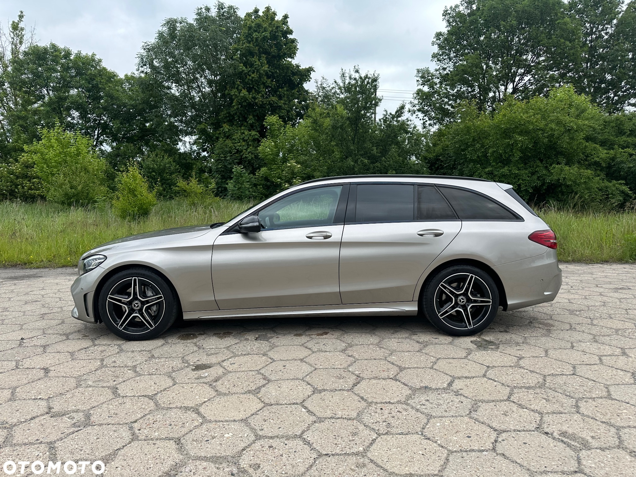 Mercedes-Benz Klasa C 220 d T 9G-TRONIC Night Edition - 12