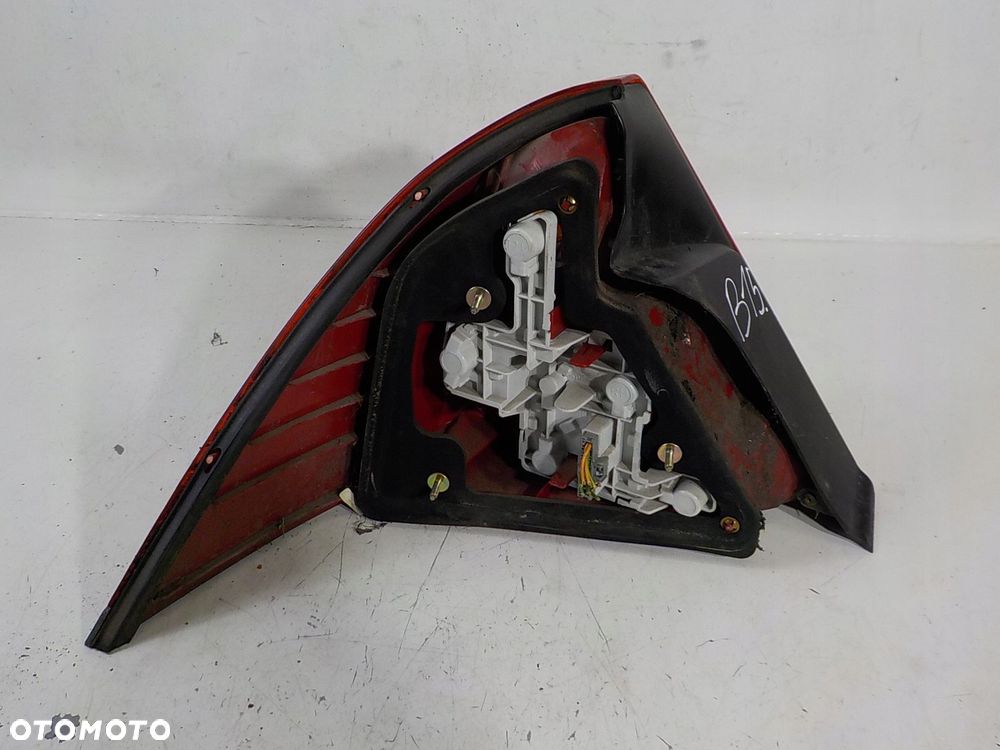 FORD MONDEO III MK3 HB SEDAN LIFT LAMPA PRAWA TYŁ TYLNA - 2