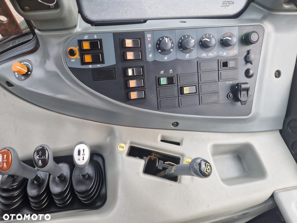 Valtra T131 HiTech - 11