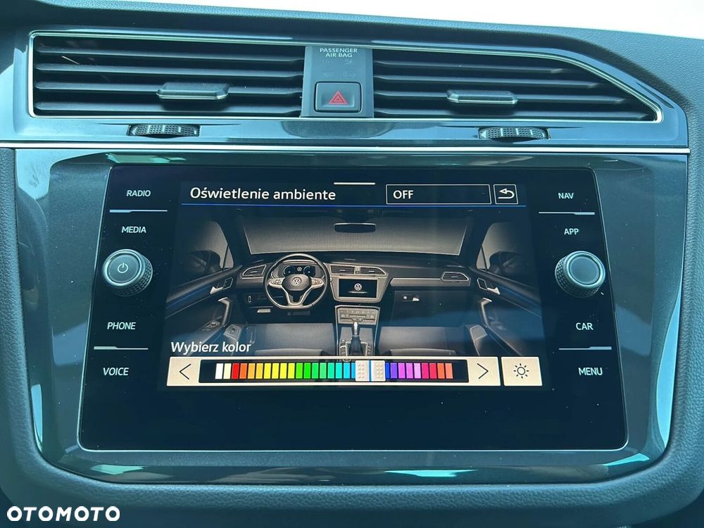 Volkswagen Tiguan - 32