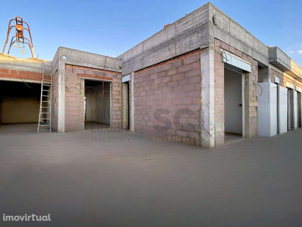 Moradia T4 Azeitão Térrea Isolada com Garagem Piscina - Grande imagem: 2/42