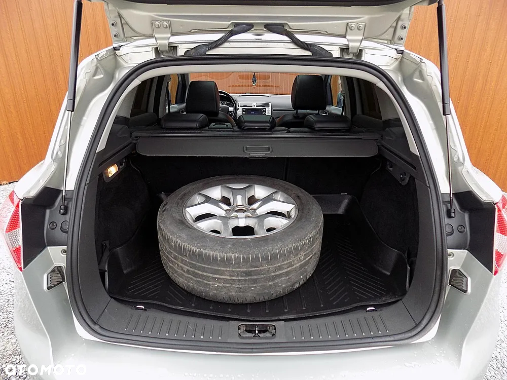 Ford Kuga 2.0 TDCi 2x4 Titanium - 16