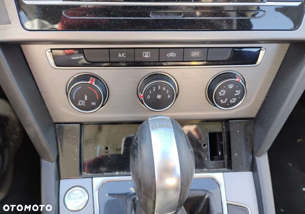 Volkswagen Passat - 16