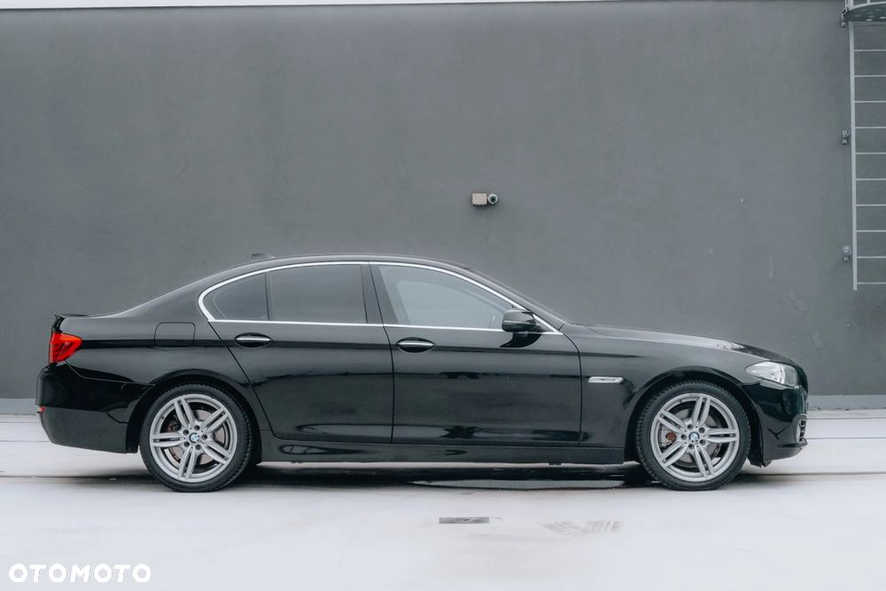 BMW Seria 5 528i xDrive - 9