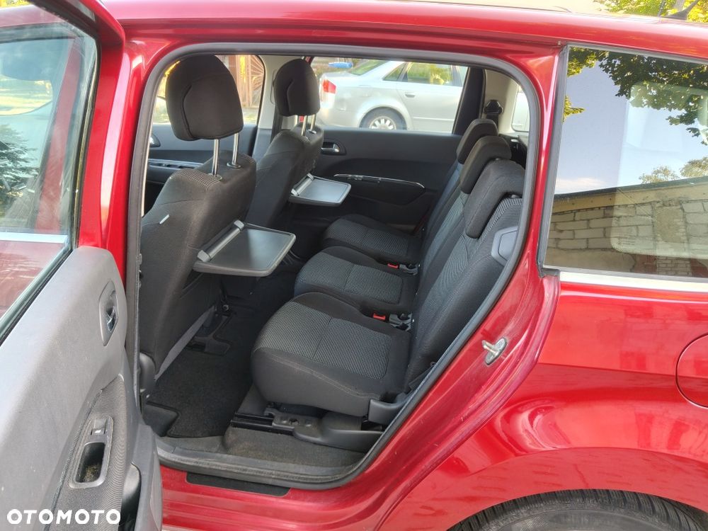 Peugeot 5008 - 8