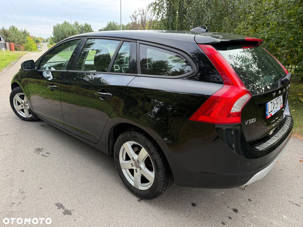 Volvo V60 D5 AWD Momentum - 8