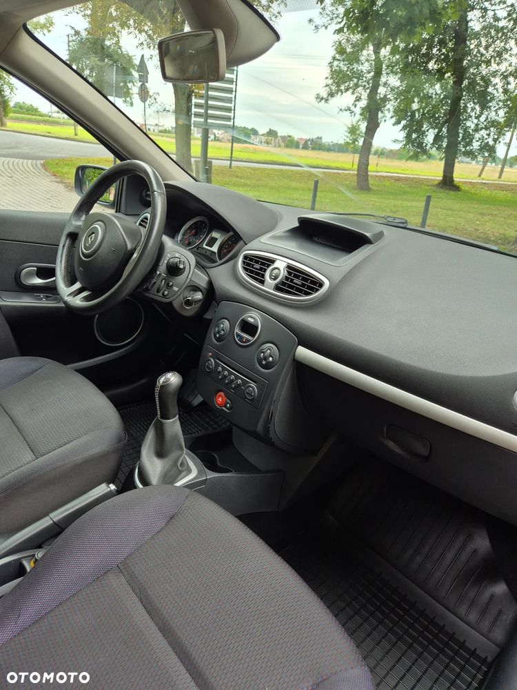 Renault Clio - 9