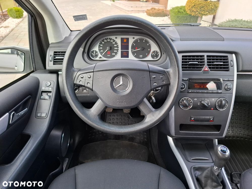 Mercedes-Benz Klasa B 170 Special Edition - 32