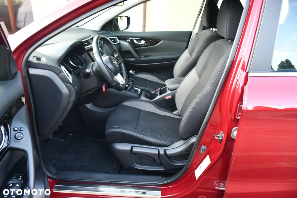 Nissan Qashqai 1.3 DIG-T N-Connecta - 18