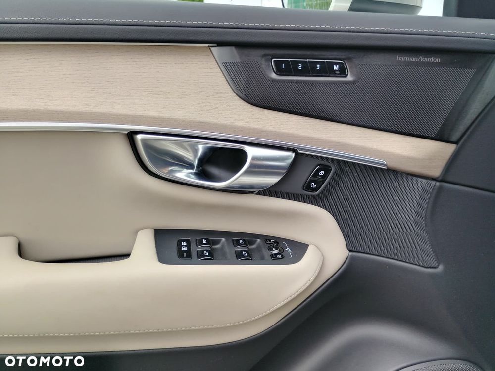Volvo XC 90 - 19